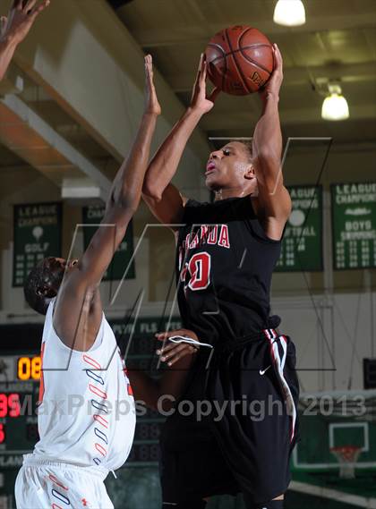 Thumbnail 1 in Etiwanda vs. Roosevelt (Inland Empire Classic) photogallery.