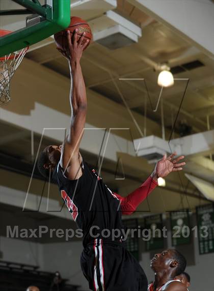 Thumbnail 2 in Etiwanda vs. Roosevelt (Inland Empire Classic) photogallery.