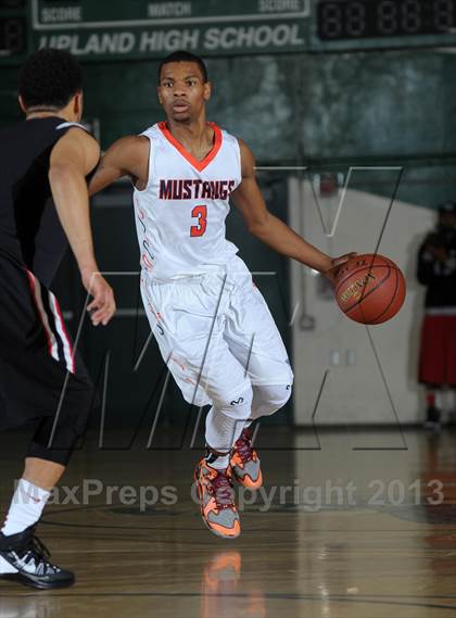 Thumbnail 2 in Etiwanda vs. Roosevelt (Inland Empire Classic) photogallery.