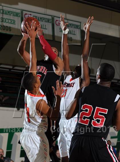 Thumbnail 2 in Etiwanda vs. Roosevelt (Inland Empire Classic) photogallery.