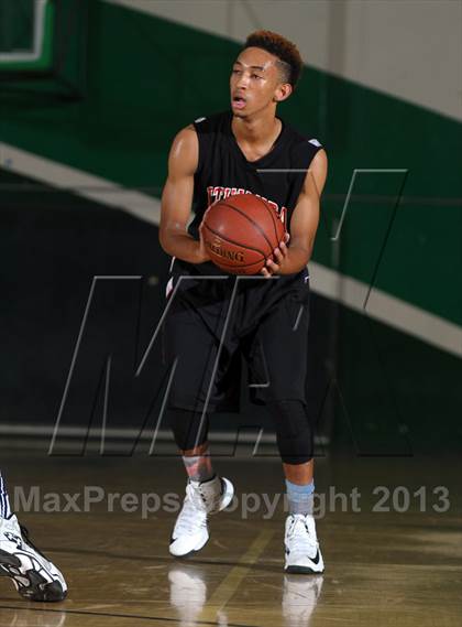 Thumbnail 1 in Etiwanda vs. Roosevelt (Inland Empire Classic) photogallery.