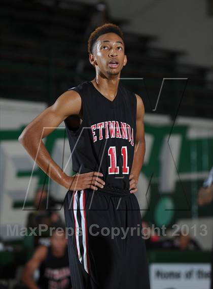 Thumbnail 1 in Etiwanda vs. Roosevelt (Inland Empire Classic) photogallery.