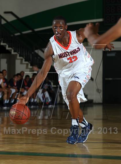 Thumbnail 3 in Etiwanda vs. Roosevelt (Inland Empire Classic) photogallery.