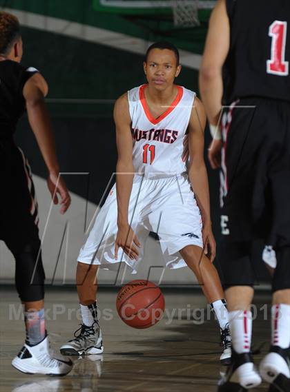 Thumbnail 2 in Etiwanda vs. Roosevelt (Inland Empire Classic) photogallery.