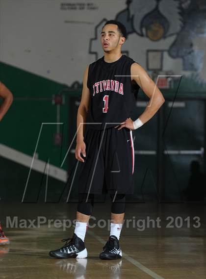 Thumbnail 2 in Etiwanda vs. Roosevelt (Inland Empire Classic) photogallery.