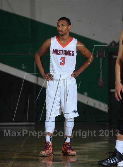 Thumbnail 3 in Etiwanda vs. Roosevelt (Inland Empire Classic) photogallery.