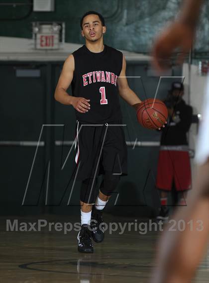 Thumbnail 3 in Etiwanda vs. Roosevelt (Inland Empire Classic) photogallery.