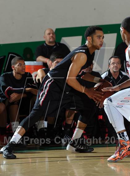 Thumbnail 1 in Etiwanda vs. Roosevelt (Inland Empire Classic) photogallery.