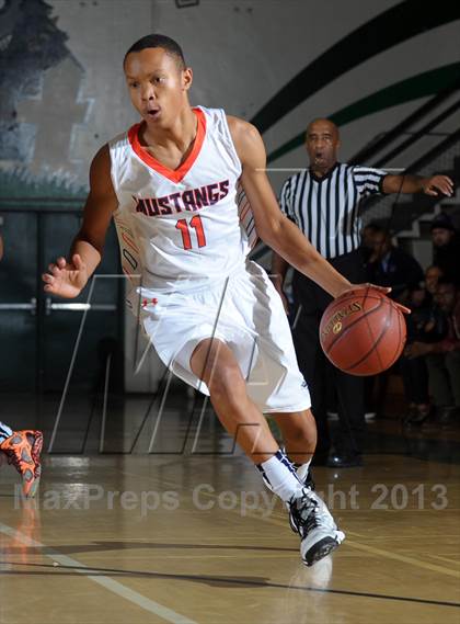Thumbnail 1 in Etiwanda vs. Roosevelt (Inland Empire Classic) photogallery.