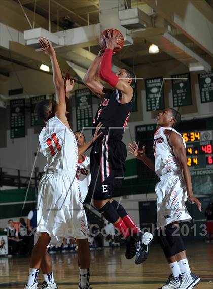 Thumbnail 2 in Etiwanda vs. Roosevelt (Inland Empire Classic) photogallery.