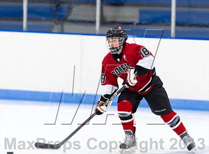 Thumbnail 1 in Lawrence Academy vs Pomfret School (Harrington Invitational) photogallery.