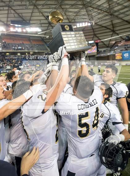 Thumbnail 1 in Royal vs. Meridian (WIAA 1A Final)  photogallery.