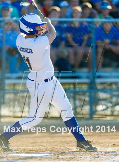Thumbnail 2 in La Vernia vs. King (3A Regional Semifinal) photogallery.