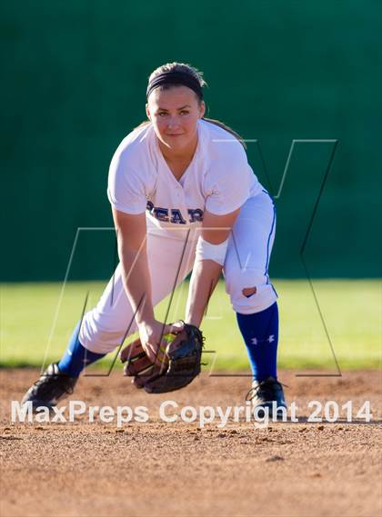 Thumbnail 3 in La Vernia vs. King (3A Regional Semifinal) photogallery.