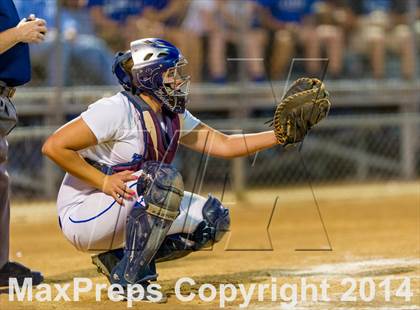 Thumbnail 3 in La Vernia vs. King (3A Regional Semifinal) photogallery.