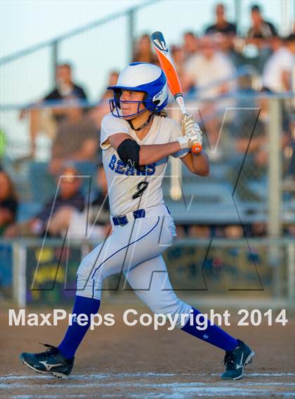 Thumbnail 2 in La Vernia vs. King (3A Regional Semifinal) photogallery.