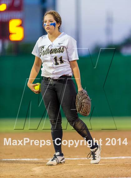 Thumbnail 1 in La Vernia vs. King (3A Regional Semifinal) photogallery.