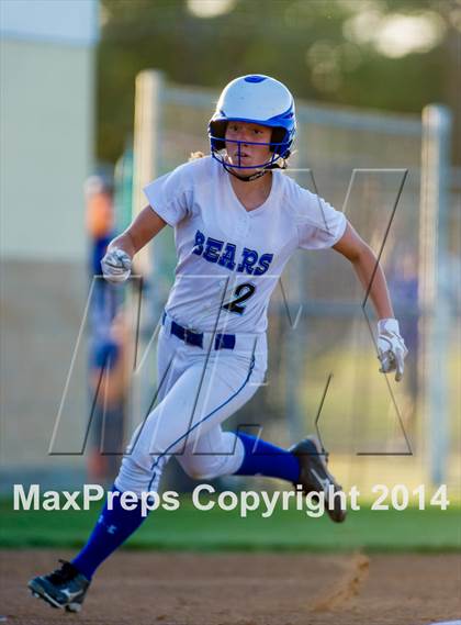 Thumbnail 3 in La Vernia vs. King (3A Regional Semifinal) photogallery.