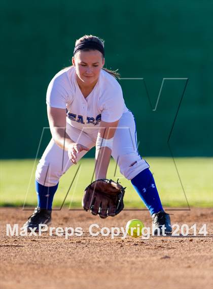Thumbnail 1 in La Vernia vs. King (3A Regional Semifinal) photogallery.