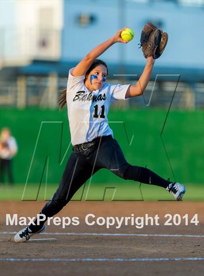 Thumbnail 2 in La Vernia vs. King (3A Regional Semifinal) photogallery.