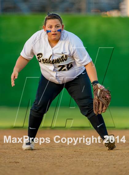 Thumbnail 1 in La Vernia vs. King (3A Regional Semifinal) photogallery.