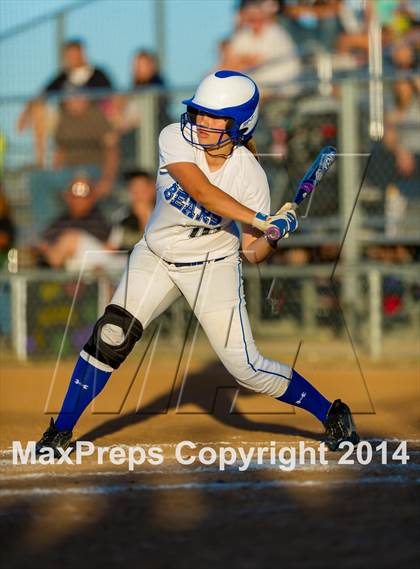 Thumbnail 3 in La Vernia vs. King (3A Regional Semifinal) photogallery.