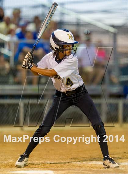Thumbnail 2 in La Vernia vs. King (3A Regional Semifinal) photogallery.