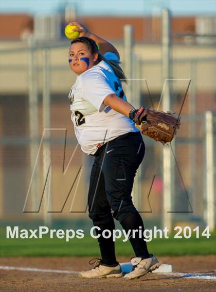 Thumbnail 1 in La Vernia vs. King (3A Regional Semifinal) photogallery.