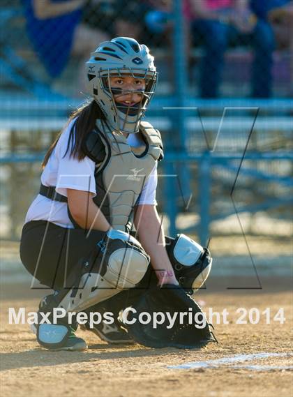 Thumbnail 3 in La Vernia vs. King (3A Regional Semifinal) photogallery.