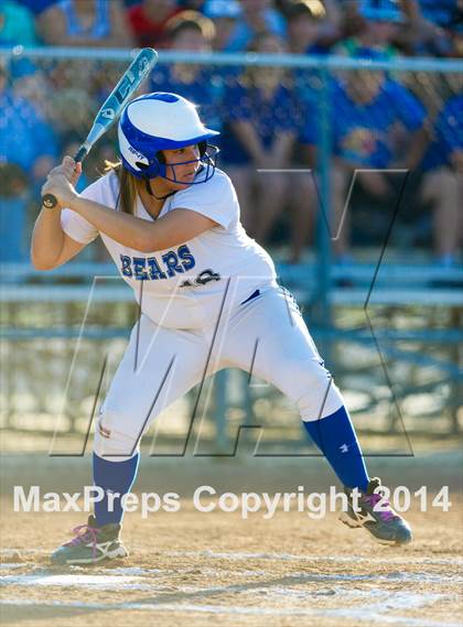 Thumbnail 3 in La Vernia vs. King (3A Regional Semifinal) photogallery.