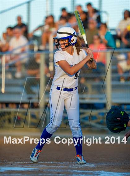 Thumbnail 3 in La Vernia vs. King (3A Regional Semifinal) photogallery.