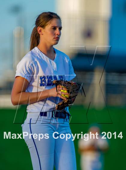 Thumbnail 1 in La Vernia vs. King (3A Regional Semifinal) photogallery.