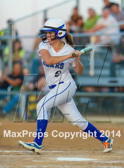 Thumbnail 3 in La Vernia vs. King (3A Regional Semifinal) photogallery.