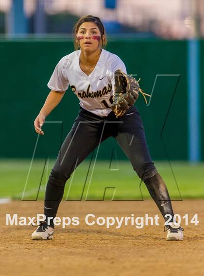 Thumbnail 3 in La Vernia vs. King (3A Regional Semifinal) photogallery.