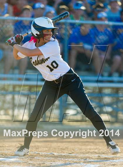Thumbnail 1 in La Vernia vs. King (3A Regional Semifinal) photogallery.