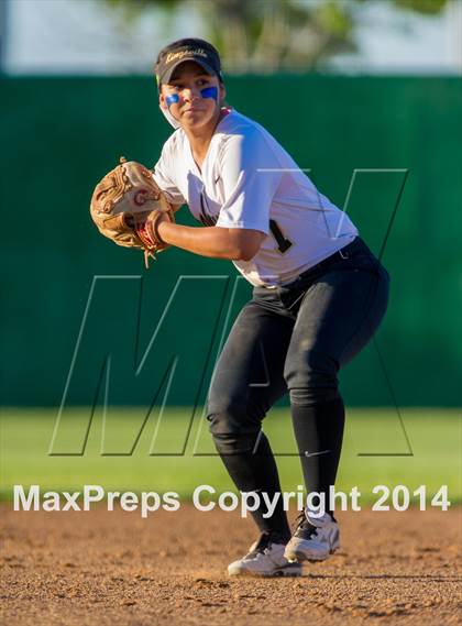 Thumbnail 3 in La Vernia vs. King (3A Regional Semifinal) photogallery.
