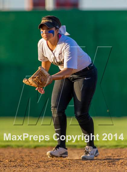 Thumbnail 3 in La Vernia vs. King (3A Regional Semifinal) photogallery.
