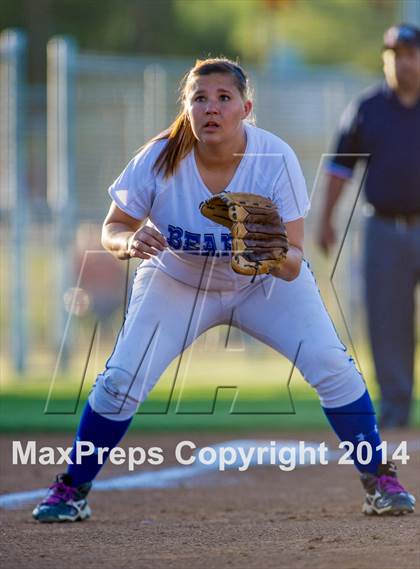 Thumbnail 1 in La Vernia vs. King (3A Regional Semifinal) photogallery.