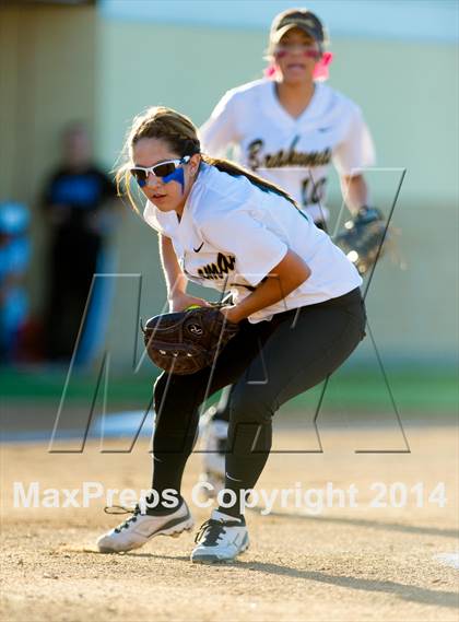 Thumbnail 3 in La Vernia vs. King (3A Regional Semifinal) photogallery.
