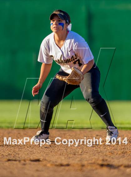 Thumbnail 3 in La Vernia vs. King (3A Regional Semifinal) photogallery.