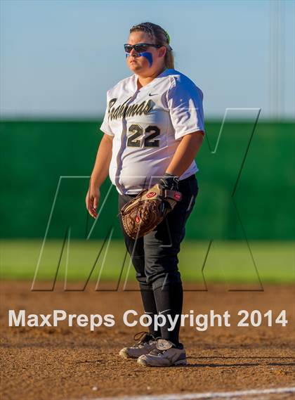Thumbnail 1 in La Vernia vs. King (3A Regional Semifinal) photogallery.