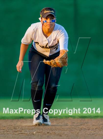 Thumbnail 2 in La Vernia vs. King (3A Regional Semifinal) photogallery.