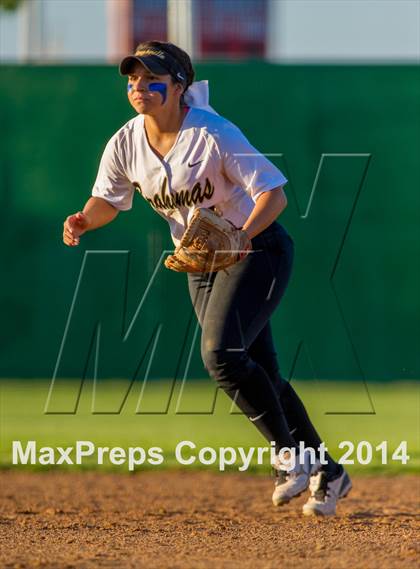 Thumbnail 1 in La Vernia vs. King (3A Regional Semifinal) photogallery.