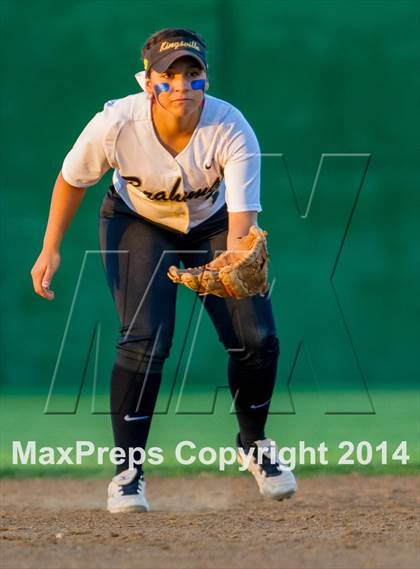 Thumbnail 1 in La Vernia vs. King (3A Regional Semifinal) photogallery.