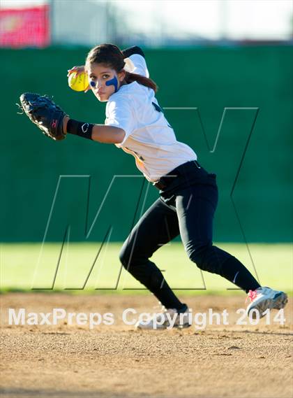Thumbnail 3 in La Vernia vs. King (3A Regional Semifinal) photogallery.