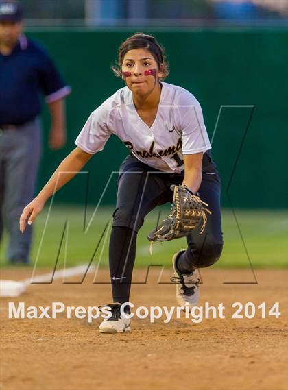 Thumbnail 2 in La Vernia vs. King (3A Regional Semifinal) photogallery.