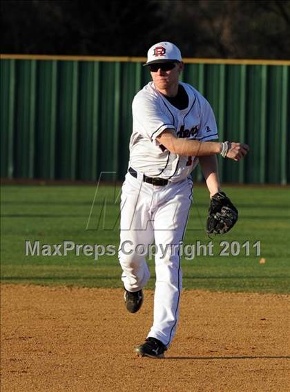 Thumbnail 1 in Corsicana vs Ryan (James Taylor Classic) photogallery.