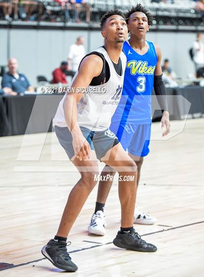Thumbnail 2 in St. Bernard vs Desert Vista (Section 7 Arizona Tournament) photogallery.