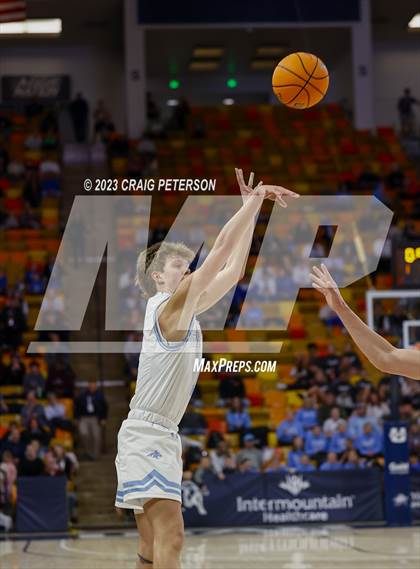 Thumbnail 3 in Crimson Cliffs vs Sky View (UHSAA 4A Semifinal) photogallery.
