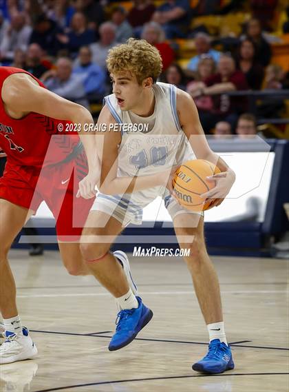 Thumbnail 3 in Crimson Cliffs vs Sky View (UHSAA 4A Semifinal) photogallery.